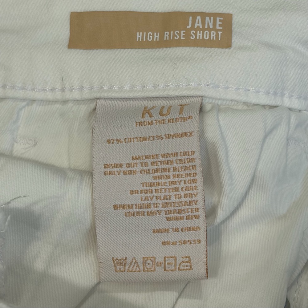 KUT from the Kloth Jane High Rise Short with Fray (Optic White) (12) - Picture 6 of 11